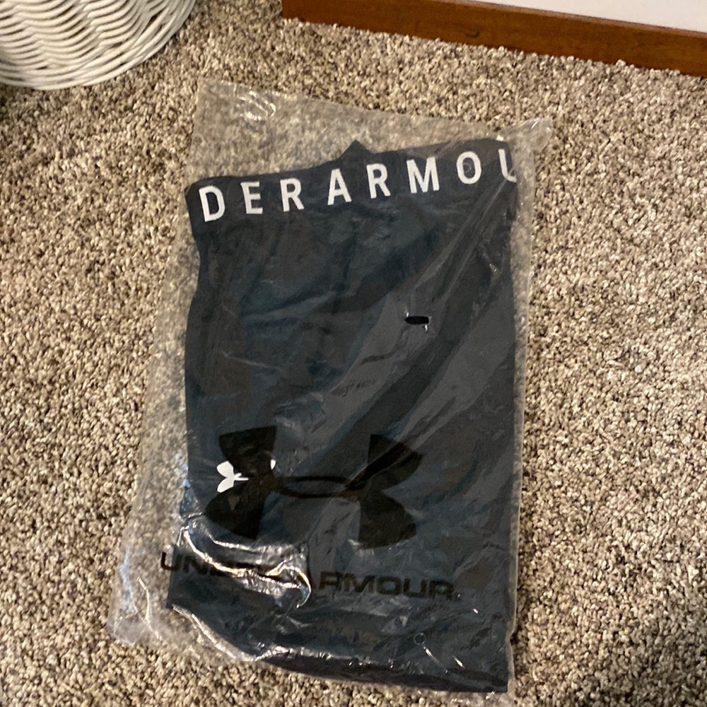 Under armor running shorts. Still in bag